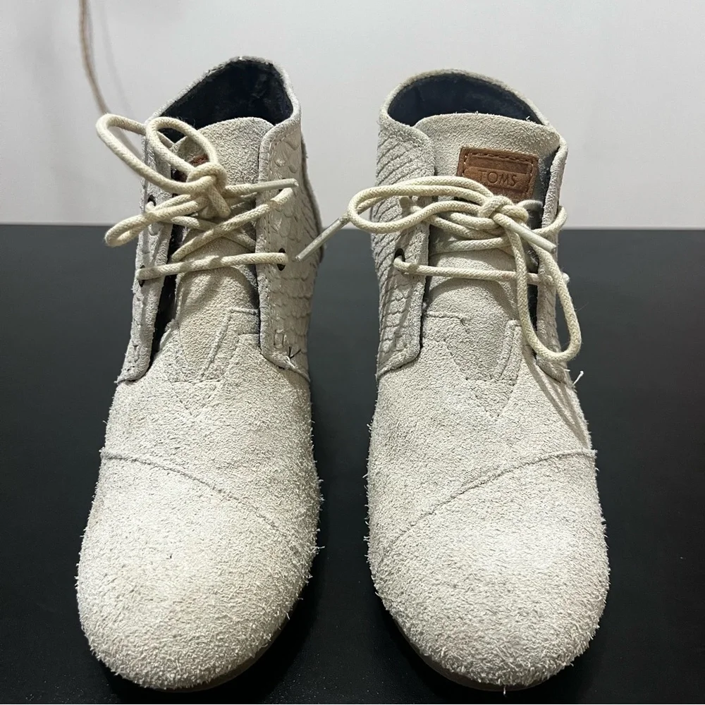 Toms Grey Suede Lace-Up Ankle Booties Women’s 7